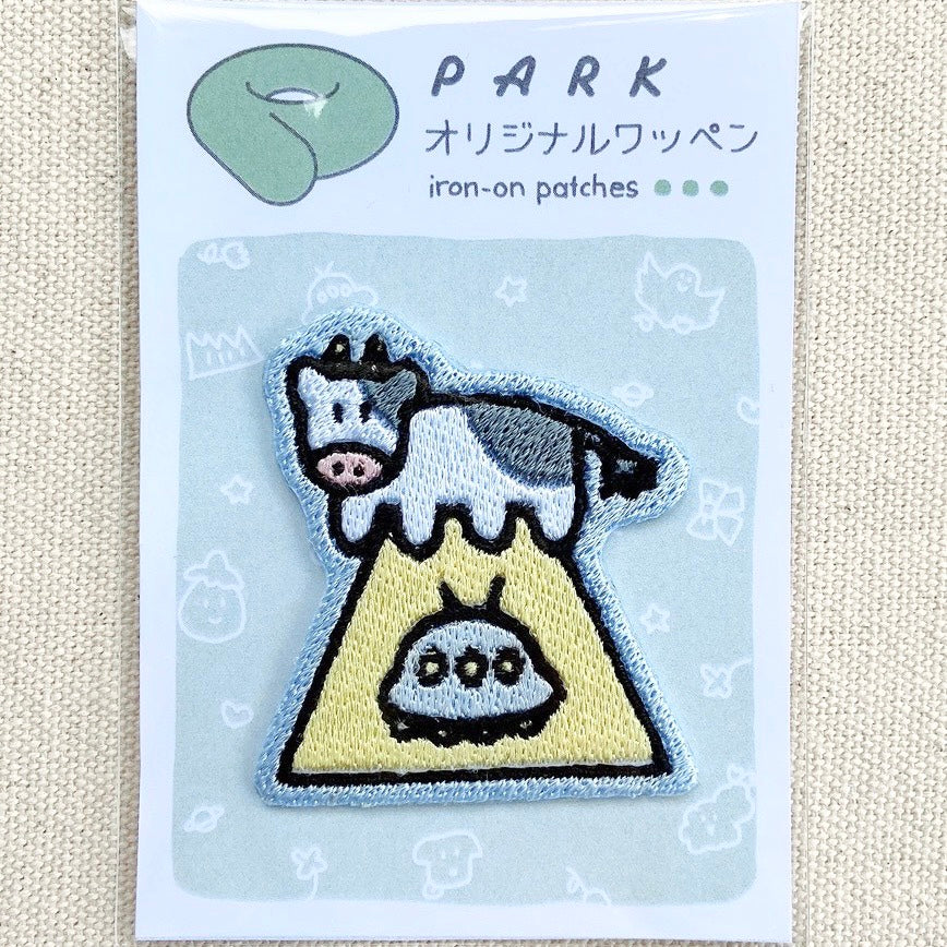 PARKオリジナル　刺繍ワッペン　うしの逆襲