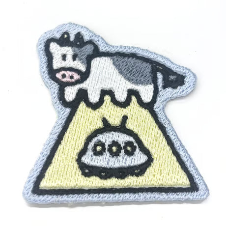 PARKオリジナル　刺繍ワッペン　うしの逆襲