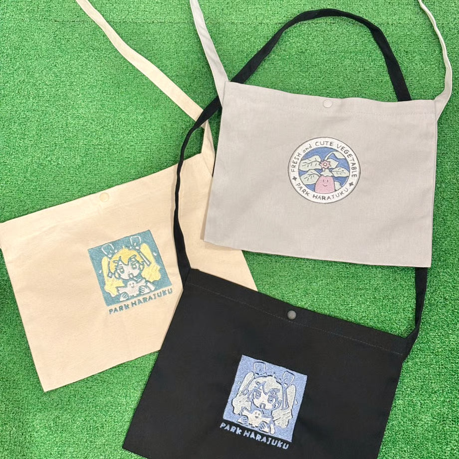 PARKオリジナル　刺繍サコッシュ